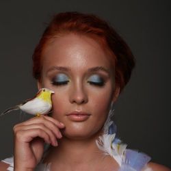 Make up artist Anna Baratz